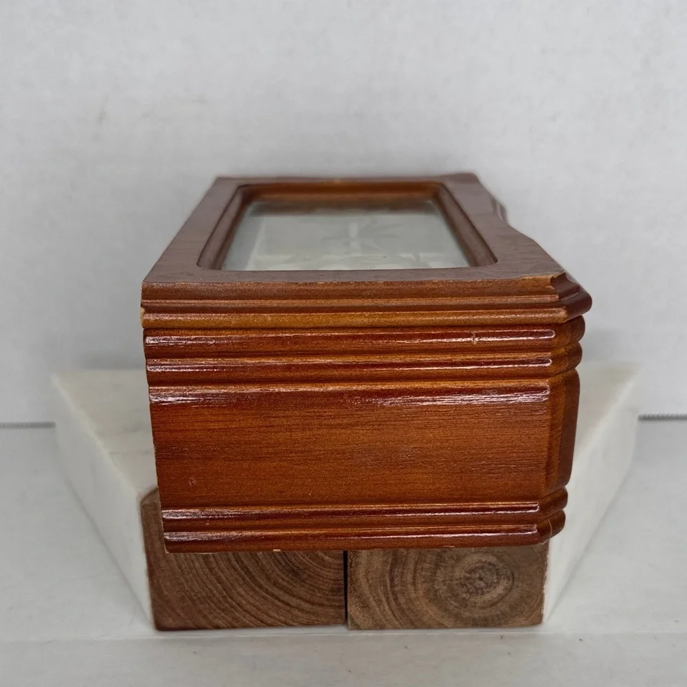 Vintage Linden Wooden Jewelry/Trinket Box with Etched Glass Flowers & Hinged Lid